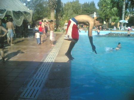 en action,